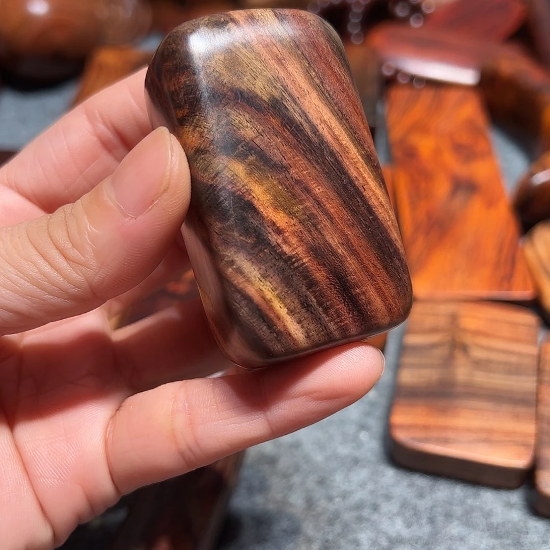 m***⑧交趾黄檀（大红酸枝）