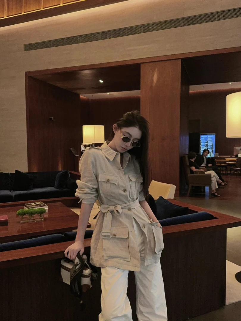 2025新款复古时尚气质轻熟翻领短外套单排扣显瘦上衣百搭休闲长裤