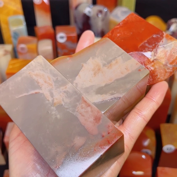 老挝石美***天老挝精品素章