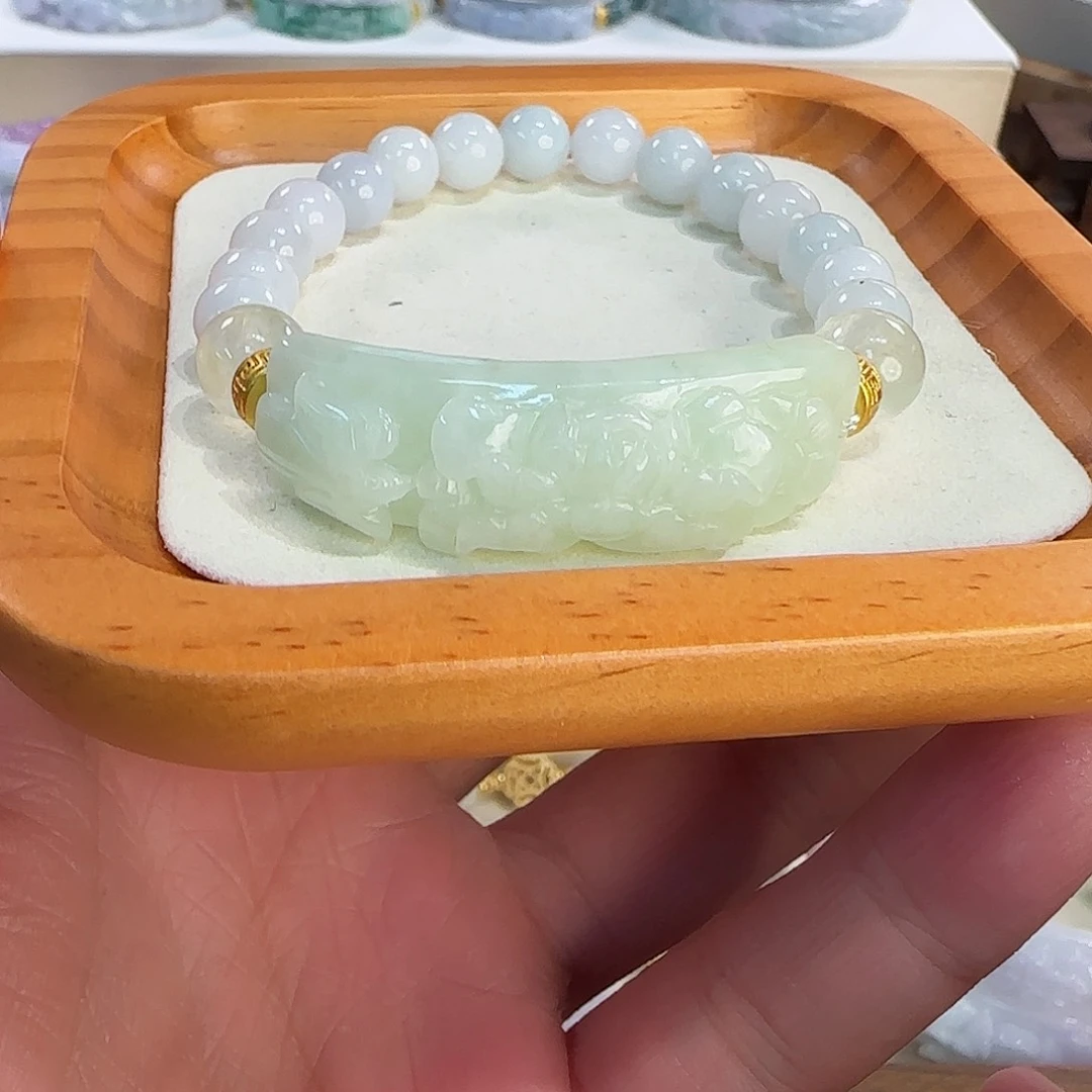 翡翠未镶嵌颈饰晴水绿牡丹花开富贵