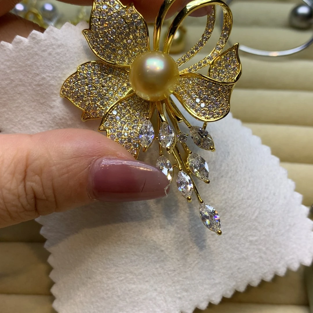 未镶嵌胸饰海水珍珠