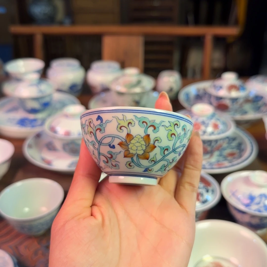 重工斗彩缠枝花卉纯手绘