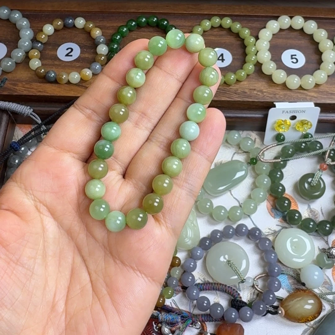 喜***呆和田玉未镶嵌手链