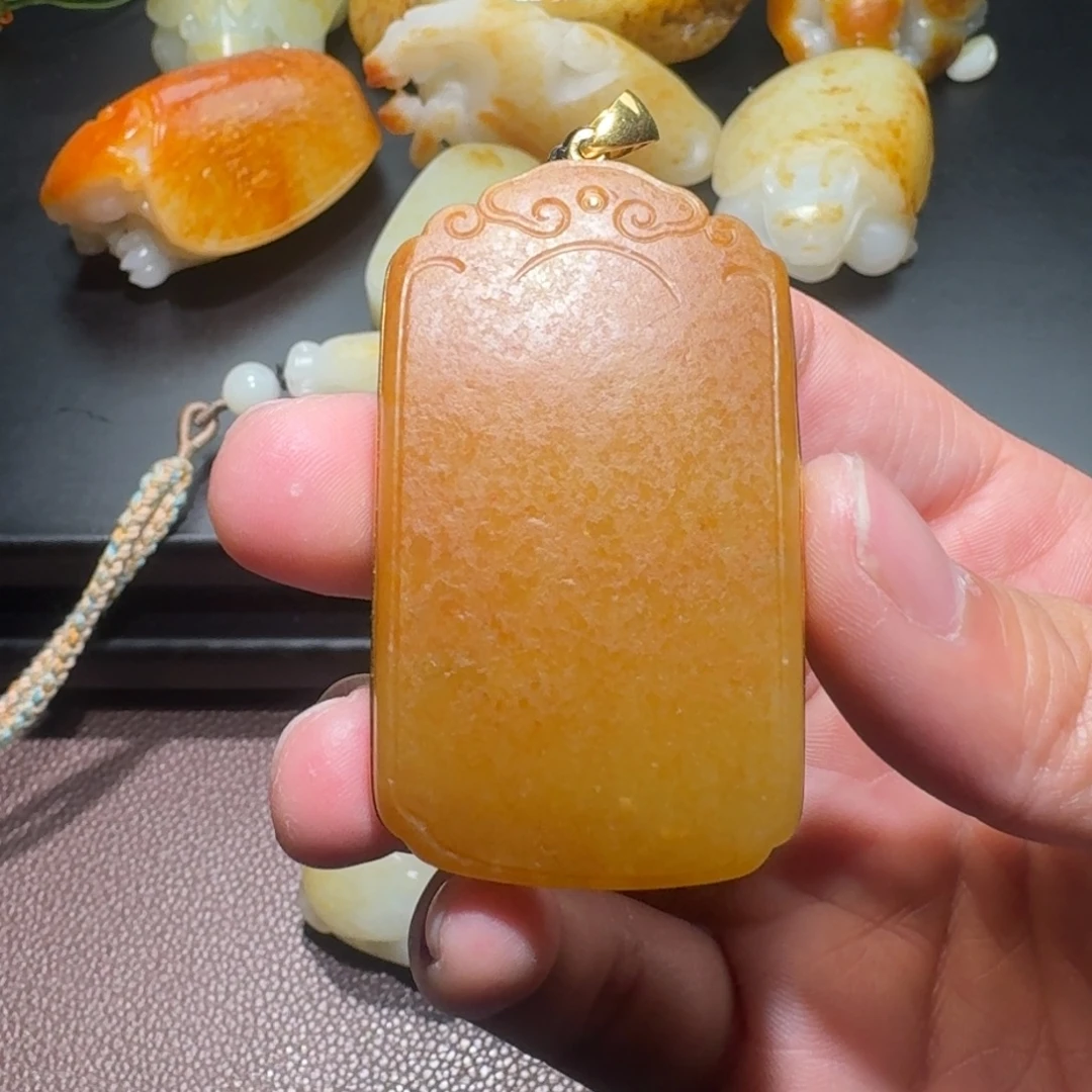 和田玉18K金镶嵌挂件