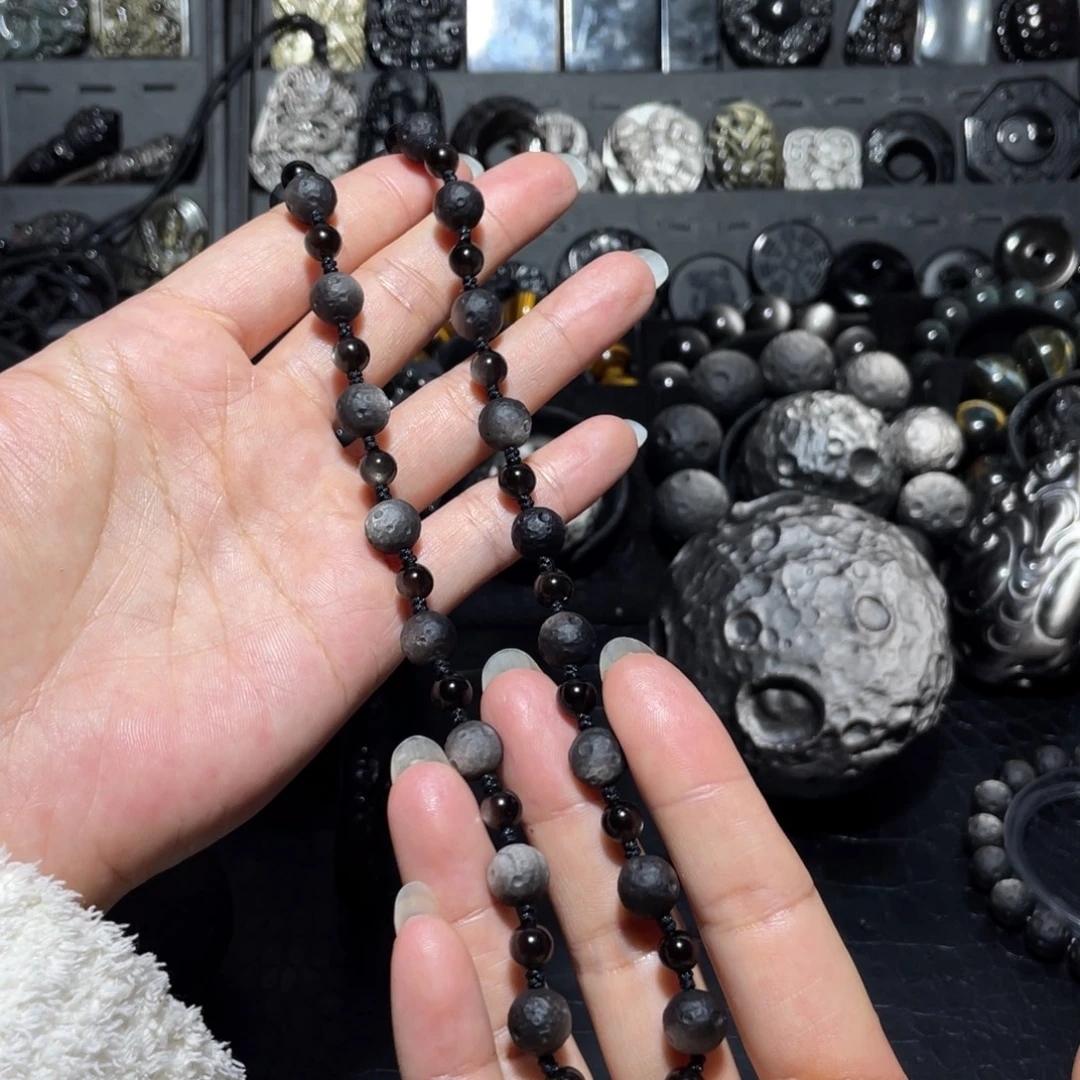 火***。黑曜岩未镶嵌珠宝奇石