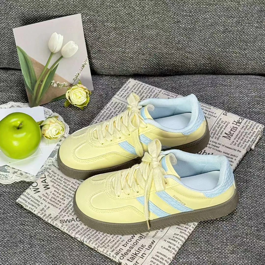 韩版百搭奶黄色德训鞋女2025秋新款小众设计感平底运动休闲多巴胺