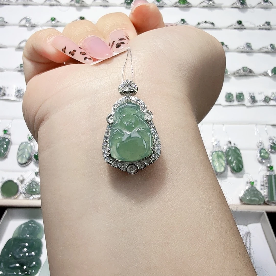 Z****翡翠未镶嵌颈饰翡翠