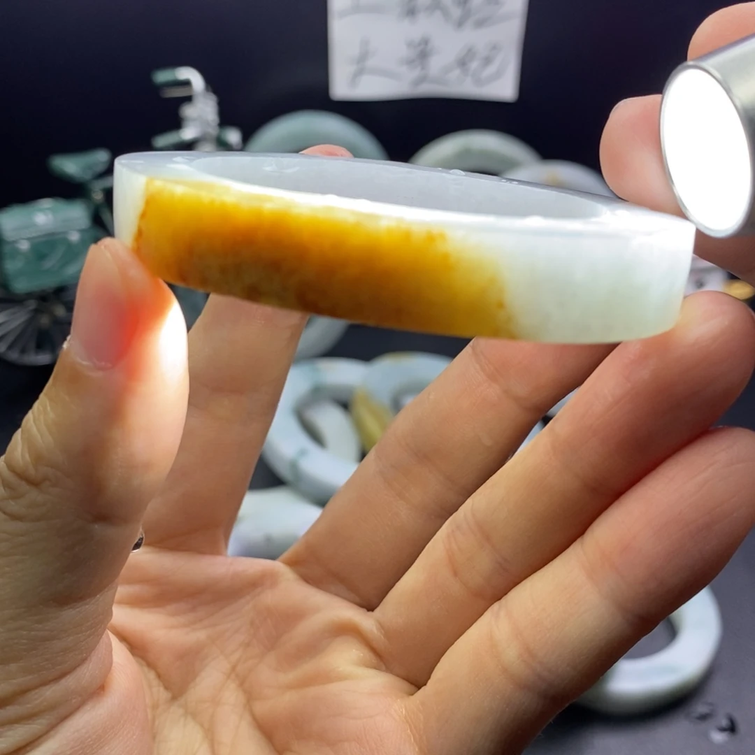 定制翡翠未镶嵌手镯