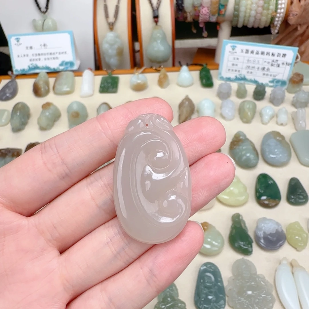 颈饰未镶嵌和田玉