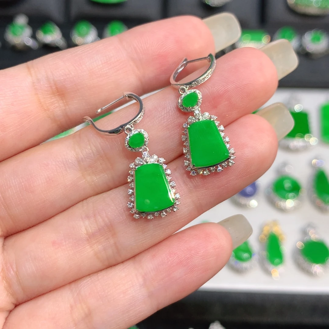 翡翠18K金镶嵌耳饰