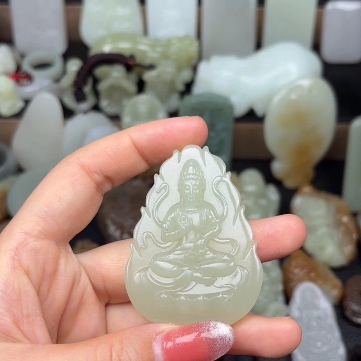 颈饰未镶嵌和田玉