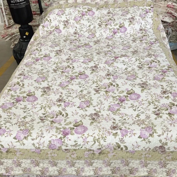 《辉岳》约220x250 淡紫妖姬密绗棉床盖 背面有拼接发一个