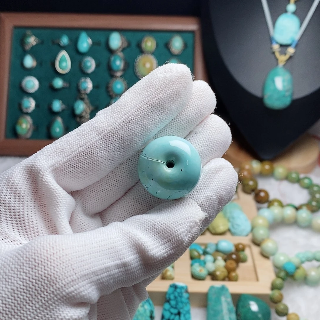 绿松石未镶嵌挂件