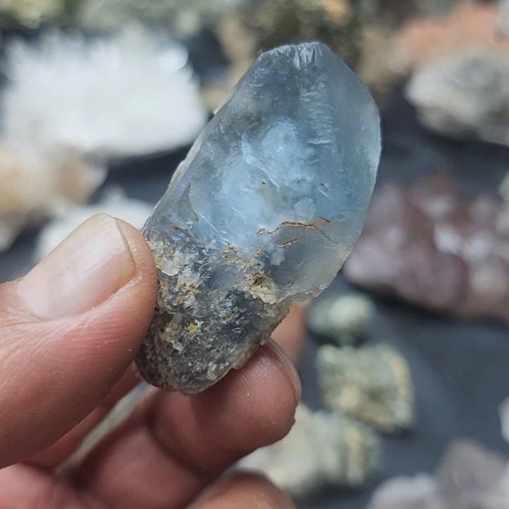 水晶未镶嵌摆件托帕石