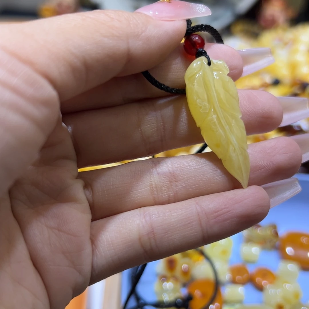 琥珀珠宝奇石未镶嵌