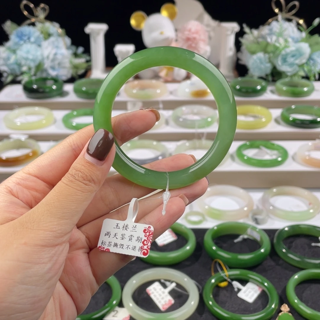 蓝***心和田玉未镶嵌手镯冰底阳绿52mm