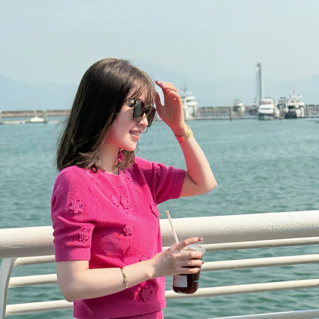 JESSICA WU嗲嗲多巴胺~显白玫粉立体钩花羊毛针织短袖254504020