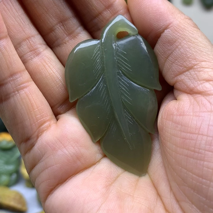 【闪购商品】透闪石质玉未镶嵌挂件