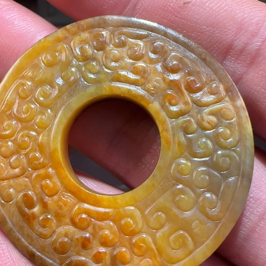 旧***人和田玉未镶嵌颈饰