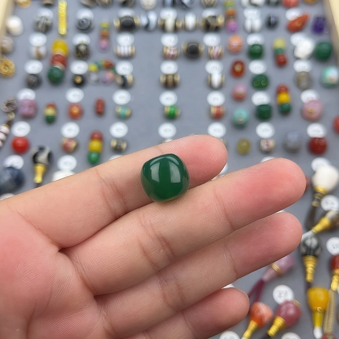 玛瑙/玉髓饰品未镶嵌诗**言