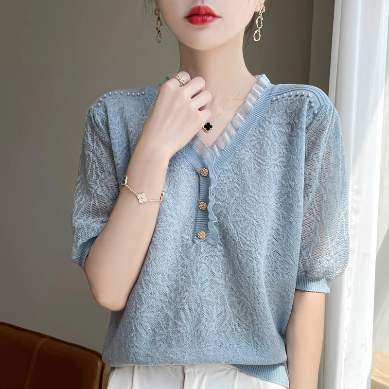 哥弟阿玛施正女士V领镂空百搭毛针织衫大码纯色洋气显瘦薄款体恤