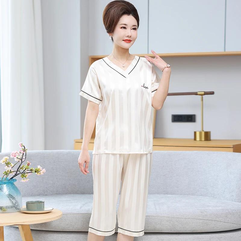 中年妈妈冰丝睡衣女夏短袖七分裤套装仿真丝绸宽松加肥大码家居服
