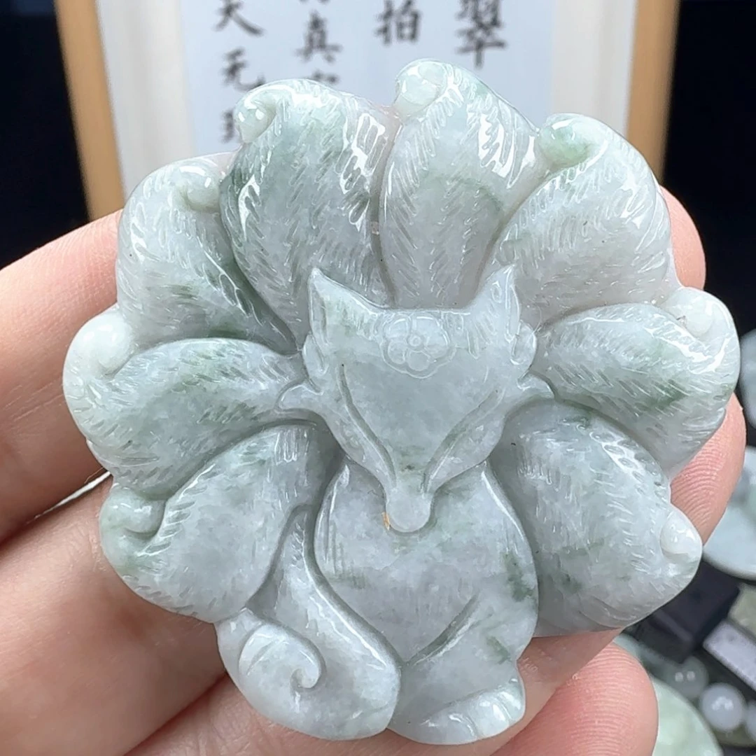 翡翠挂件未镶嵌翡翠