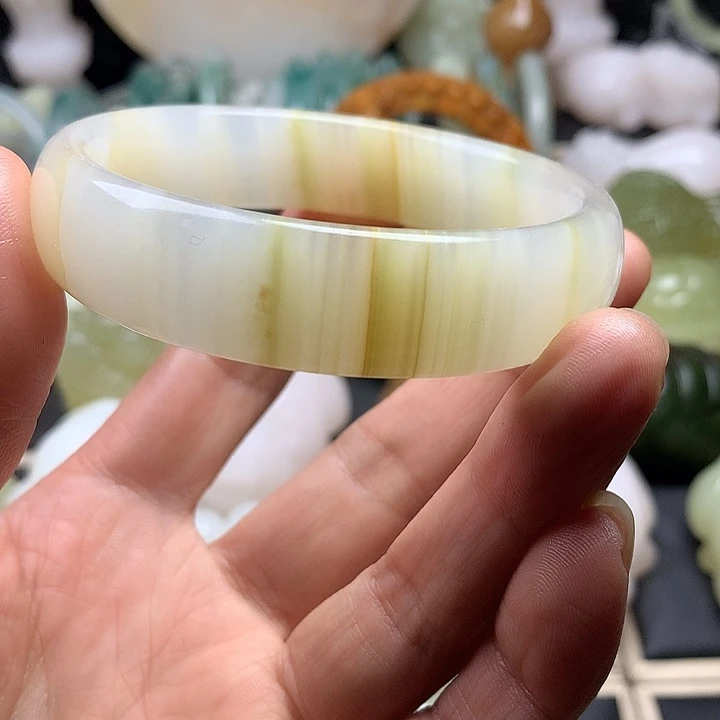 和田玉（青白玉）未镶嵌颈饰