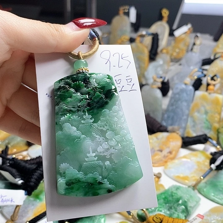 颈饰未镶嵌翡翠大***s.