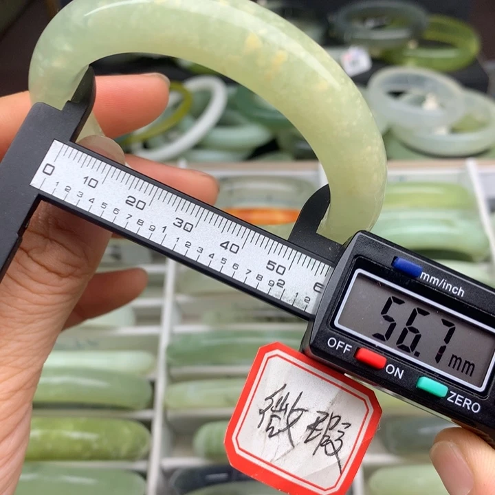 蛇纹石玉未镶嵌手镯592