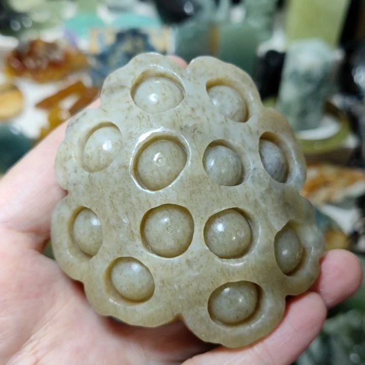 岫岩老玉（透闪石质玉）未镶嵌珠宝奇石