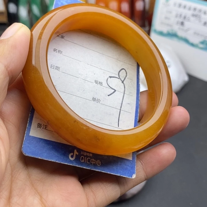 未镶嵌手镯石英质玉