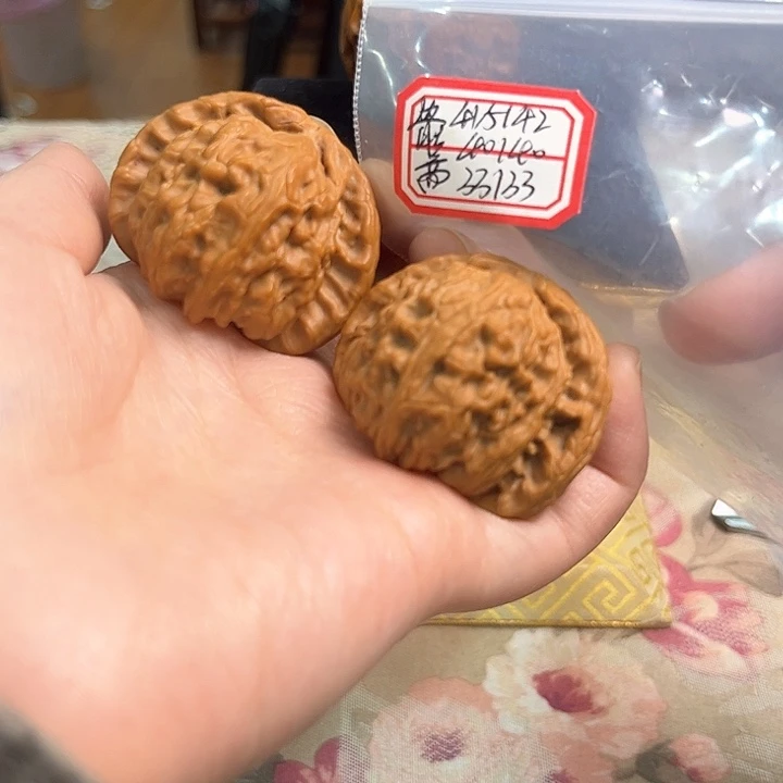 文玩核桃把件白狮子