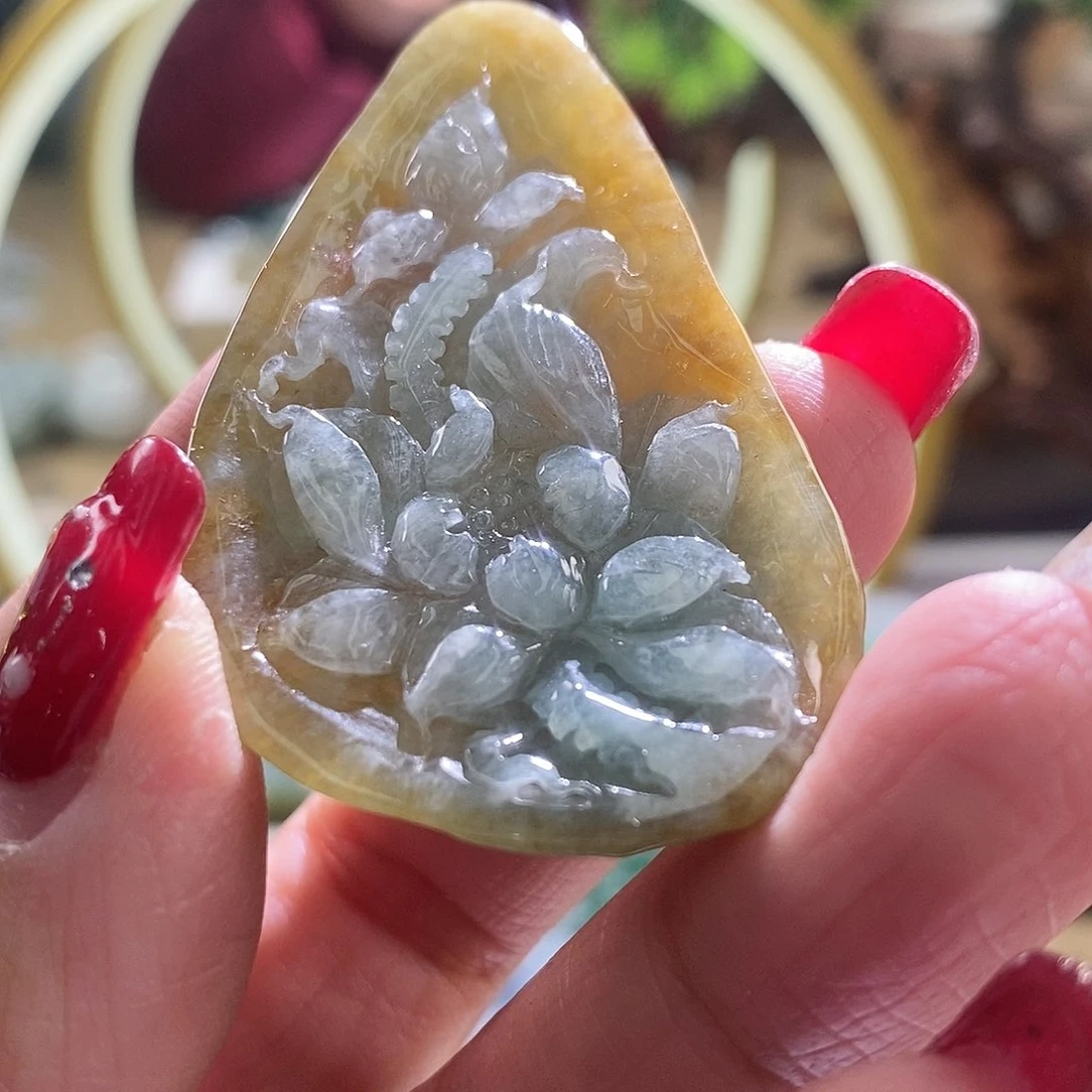 【闪购商品】翡翠颈饰未镶嵌花