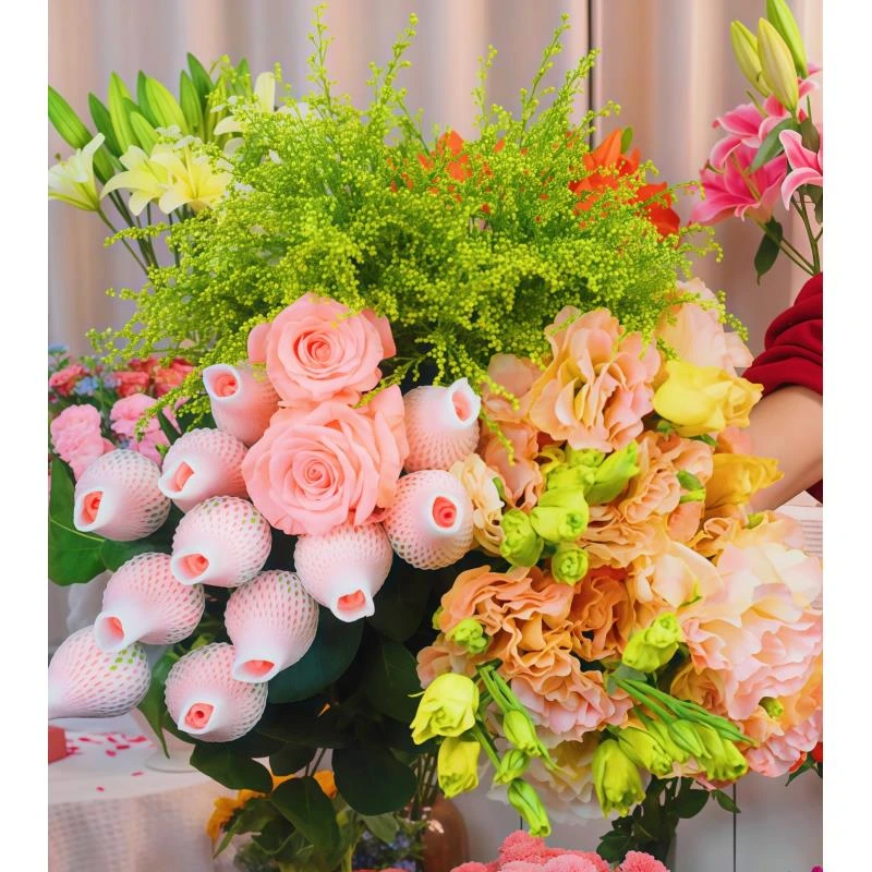 五件套鲜花组合【10支粉玫瑰+康乃馨15枝+芭比5枝+洋桔梗1扎+黄莺】