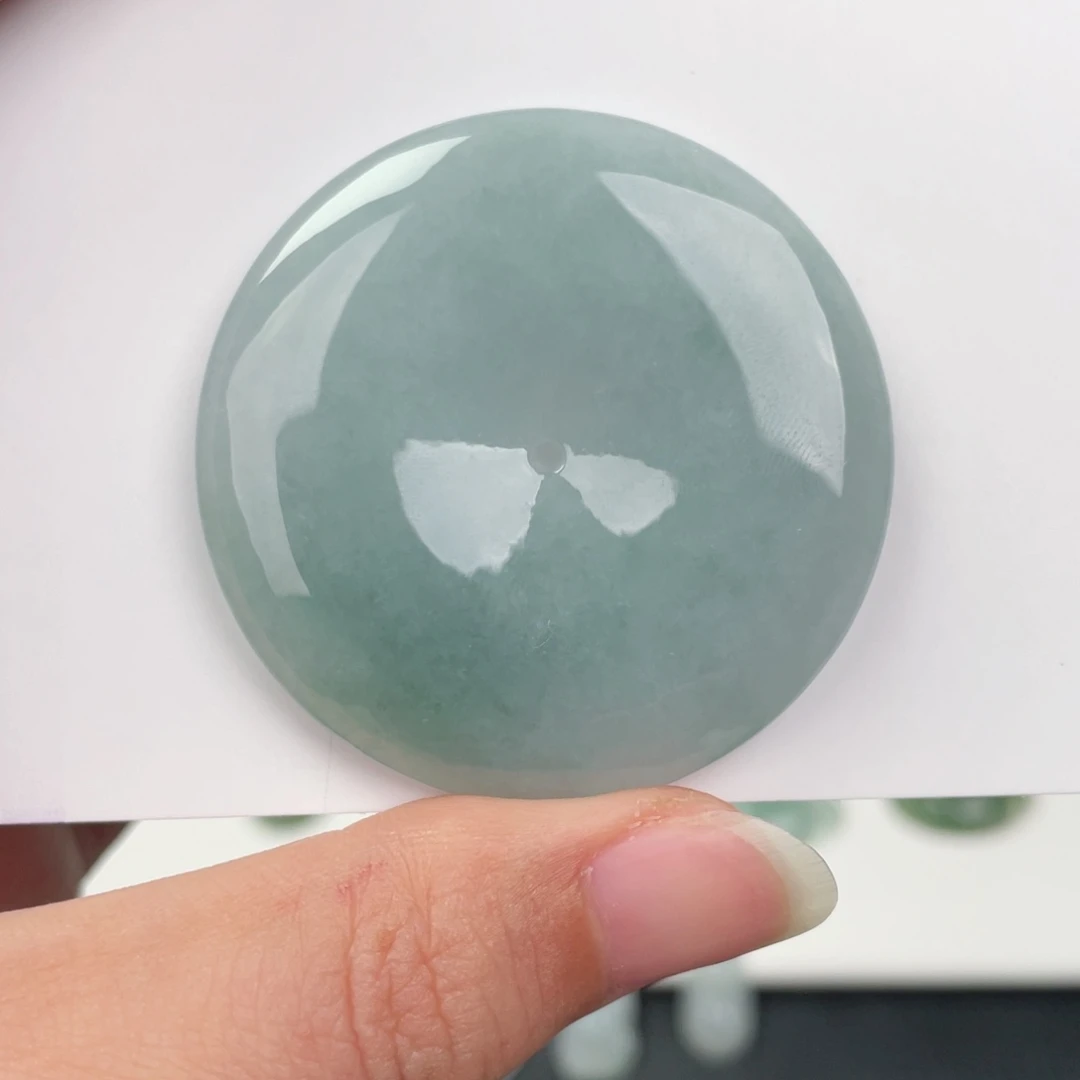 翡翠未镶嵌颈饰平安扣