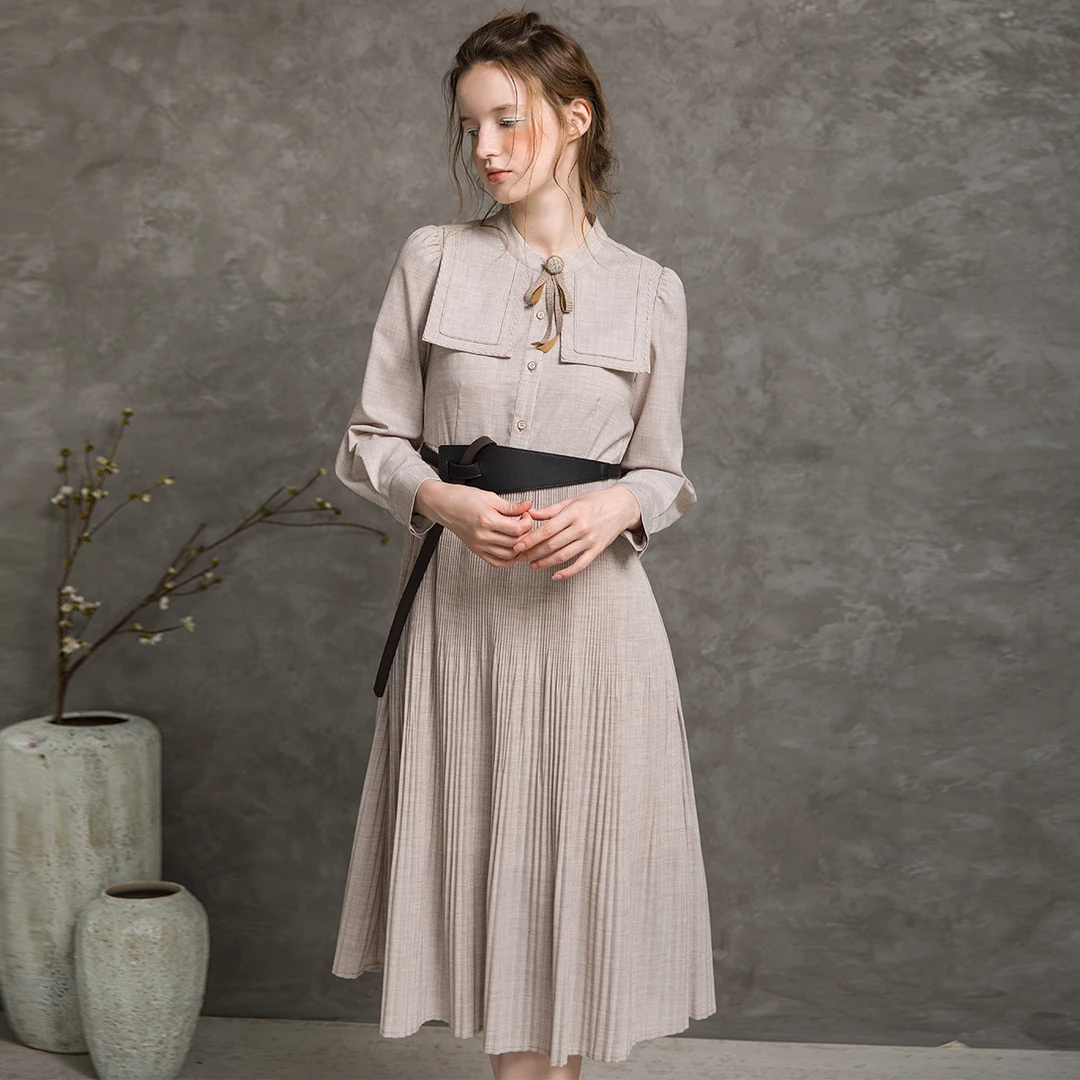 famecoco范可儿气质优雅立领连衣裙复古收腰A字百褶长裙F216FA020