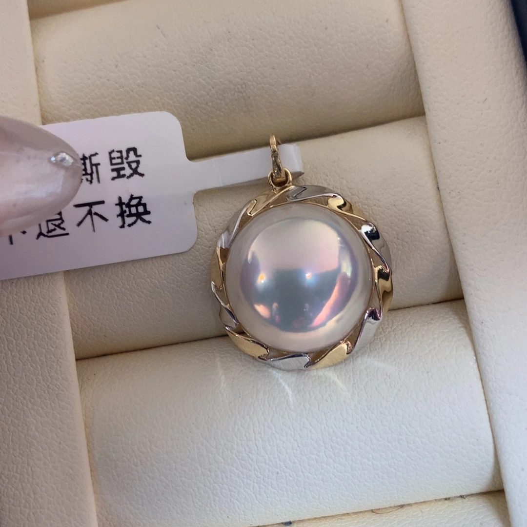 18K金镶嵌颈饰拼合珍珠（马贝珠）