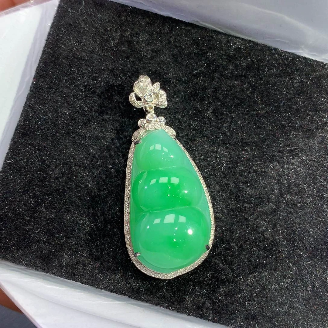 翡翠吊坠(赠链)18K金镶嵌