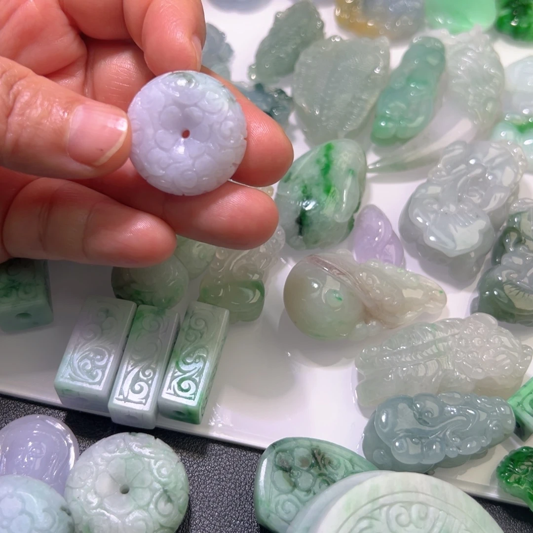 翡翠未镶嵌颈饰翡翠