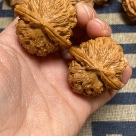 吊坠文玩核桃三角白全品