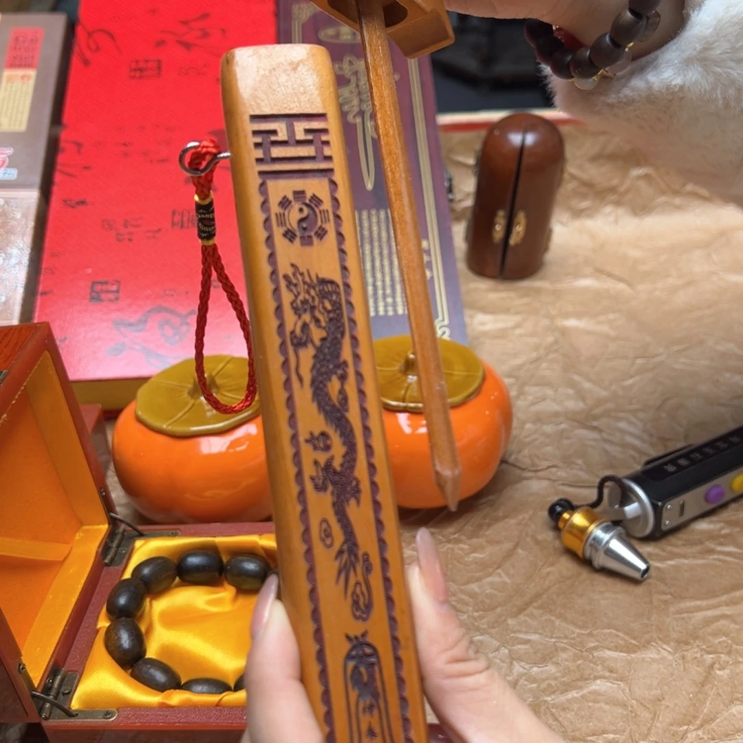 大叶紫檀（黑酸枝木类）