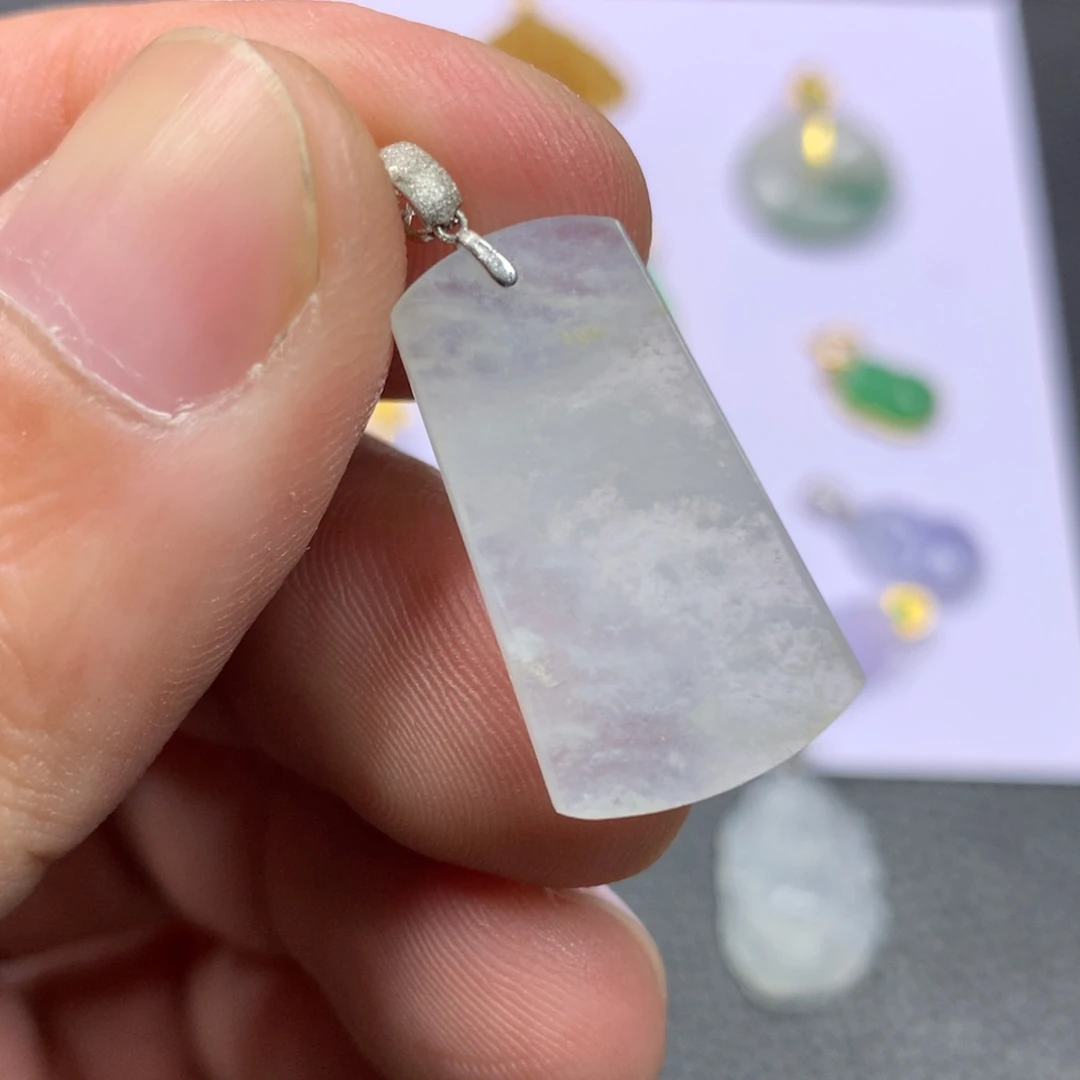 【闪购商品】颈饰18K金镶嵌翡翠翡翠