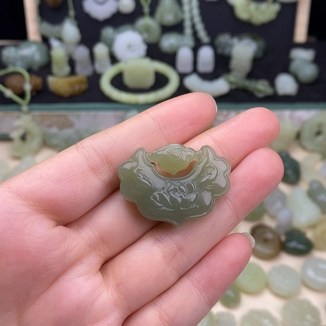 颈饰未镶嵌和田玉