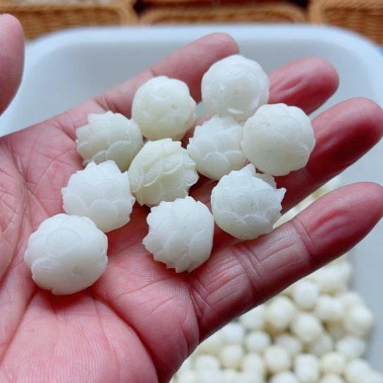 吊坠白玉菩提瑕疵莲花10颗