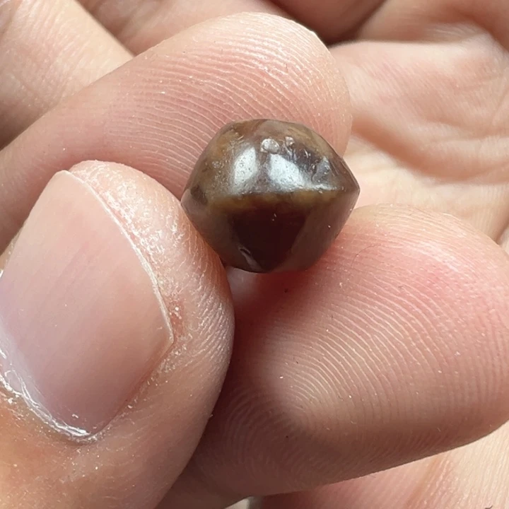 泥塑x32   10×8.3糖飞碟