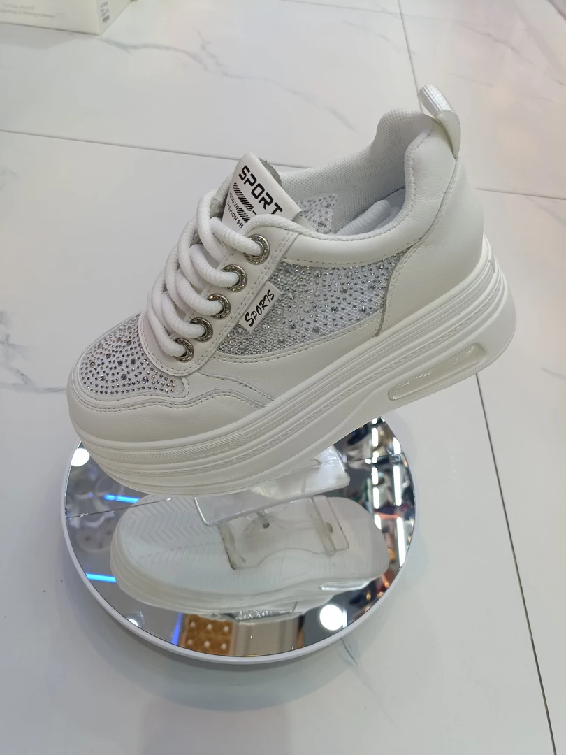 【增高9CM】小白鞋女2025夏季新款百搭透气休闲鞋厚底松糕