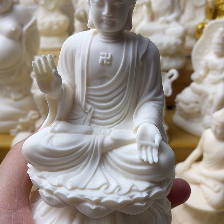 藤洛****家13公分摆件