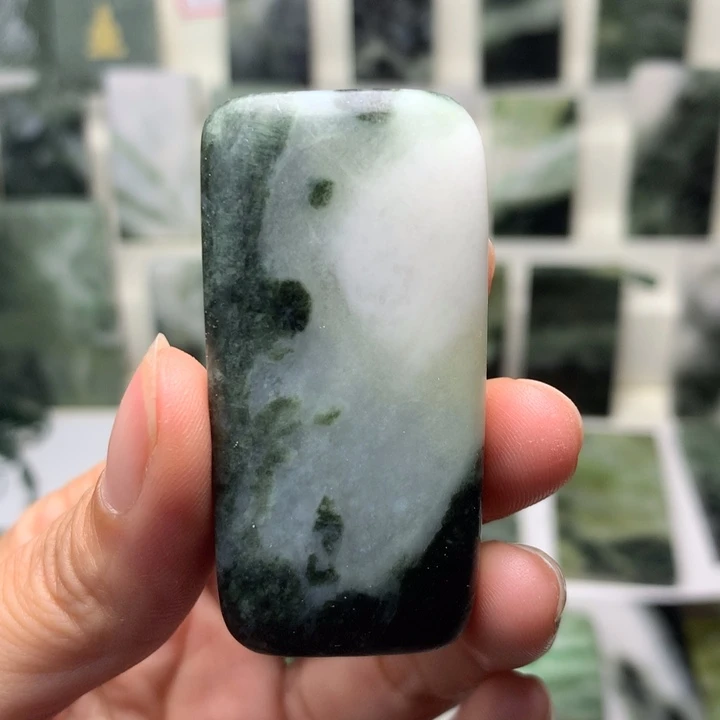 独山玉未镶嵌颈饰