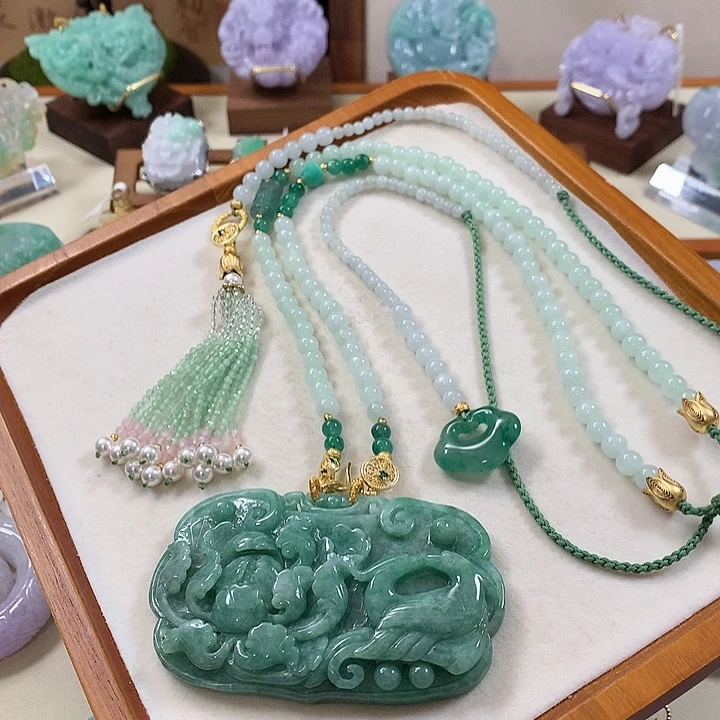 翡翠未镶嵌颈饰翡翠吊坠